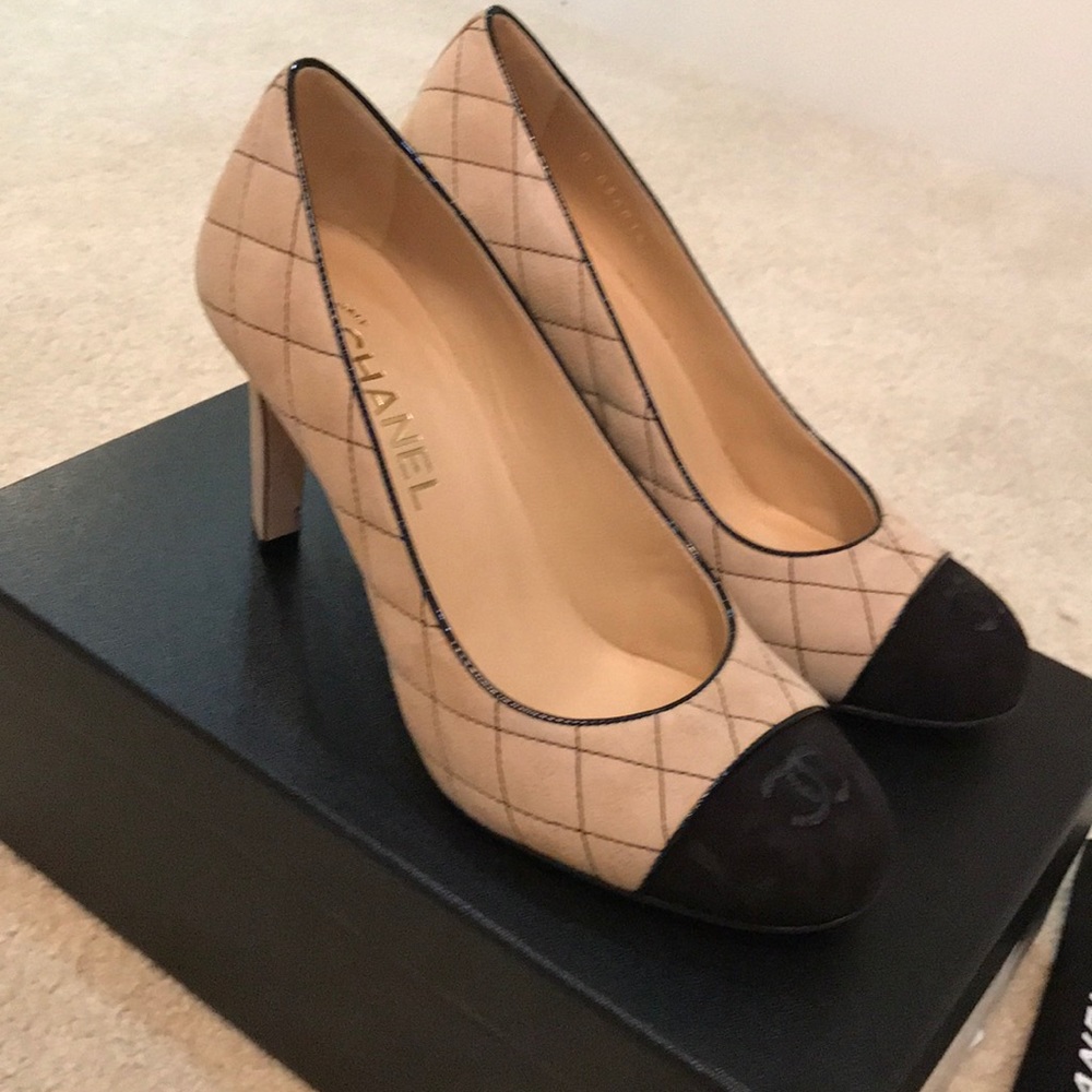 Chanel pumps